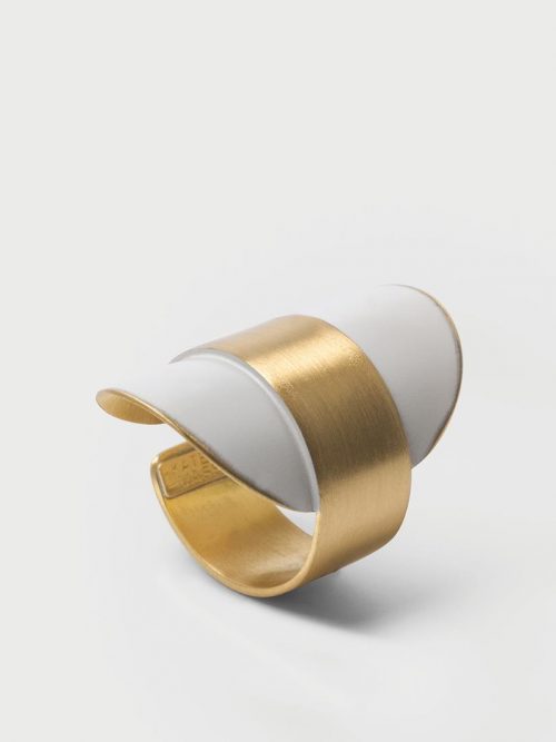 anillo-blanco-oro-bernarda-katerina-vassou(1)
