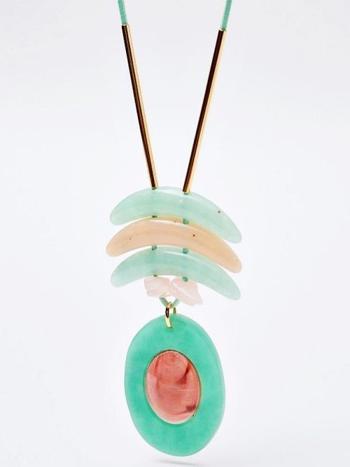 collar-largo-dorado-piezas geometricas-colores-lunna-aldazabal-verde