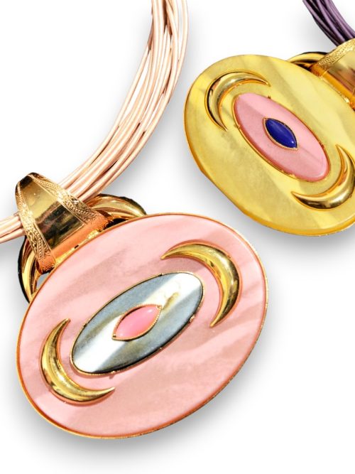 collar-cuero-colgante-dorado-colores-oasis-aldazabal