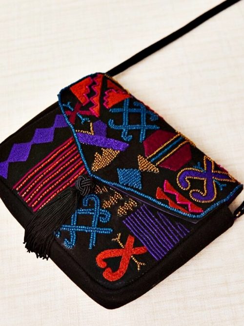 bolso-bandolera-boho-bordado-latido-alibey-azul(2)