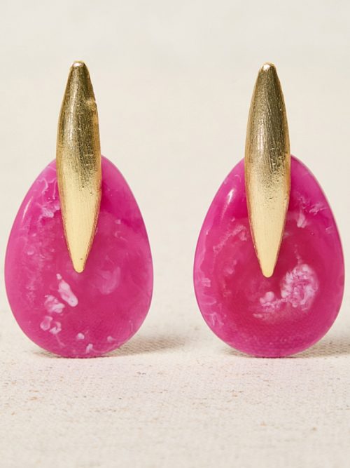 pendientes-largos-etnicos-boho-dorados-lanza-latido-alibey-fucsia