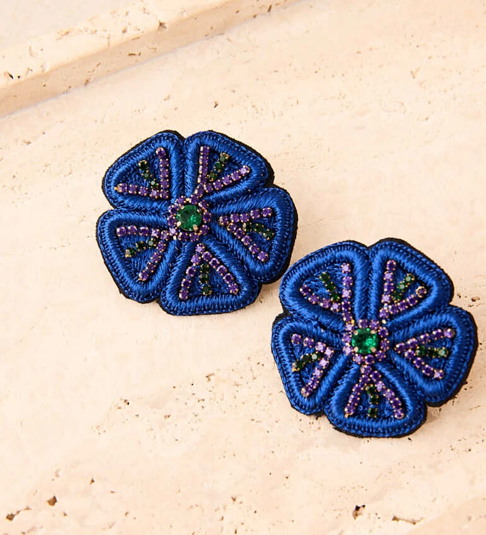 pendientes-bordados-flor-cristales-boho-latido-alibey-azul