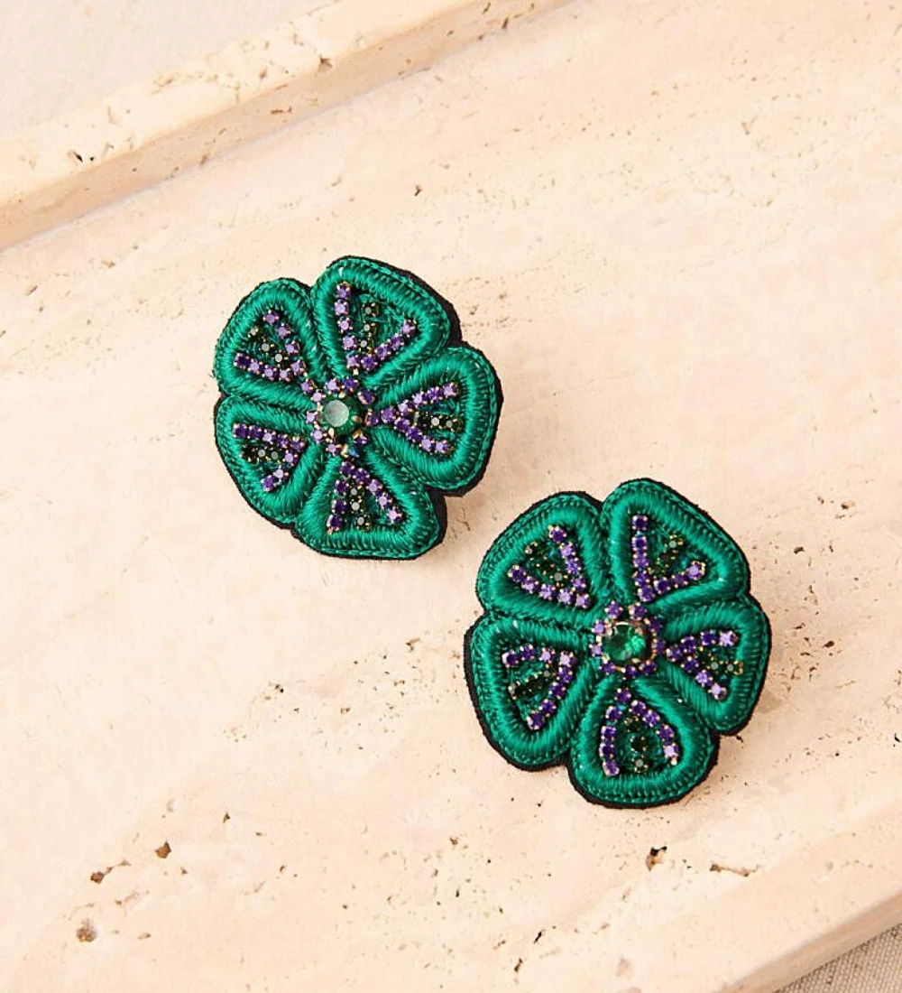 pendientes-bordados-flor-cristales-boho-latido-alibey-morados